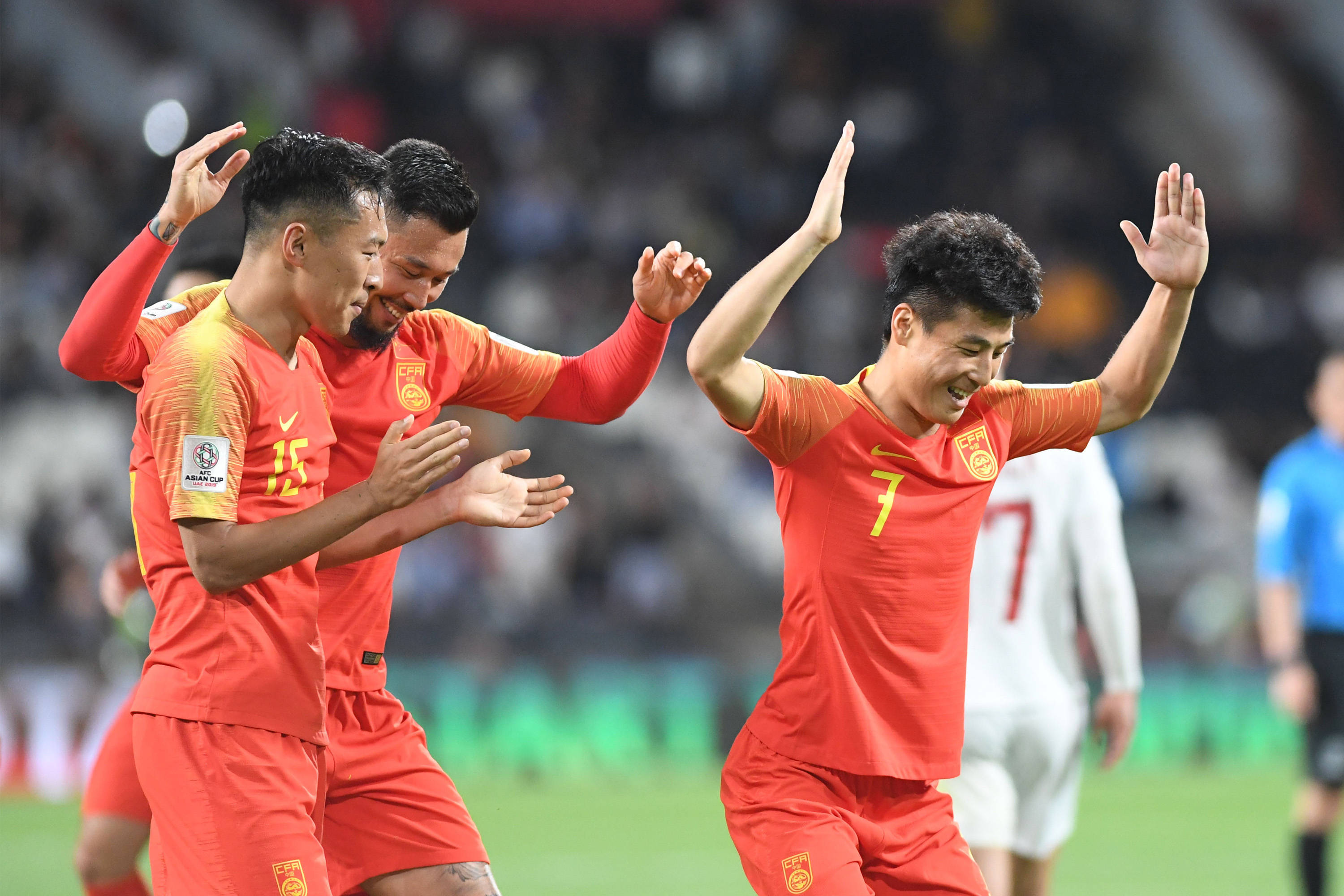 国足东亚杯夺冠，意义几何？世界杯垫底，球迷更激动的简单介绍